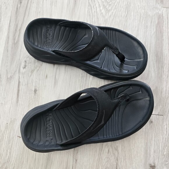 Hoka | Ora Recovery Flip 2 black sporty athleisure slides sandals | WMS 8 - Picture 1 of 9